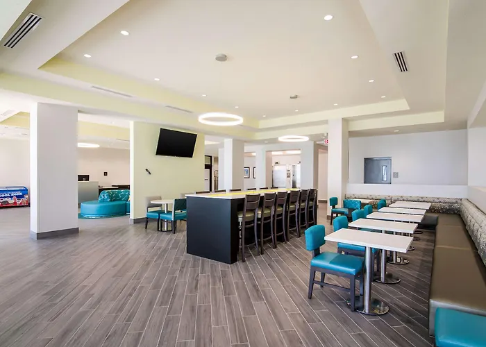 Hotel Comfort & East Near Gulf State Park 4*