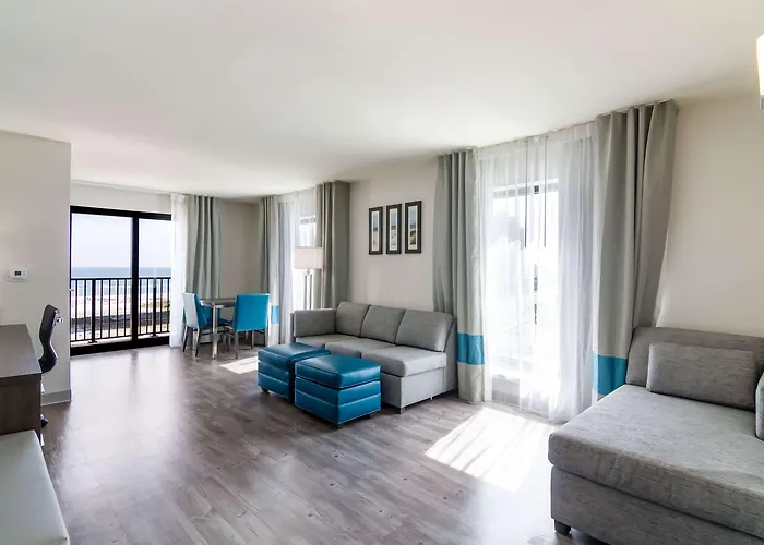 Comfort & East Near Gulf State Park Hotel 4*